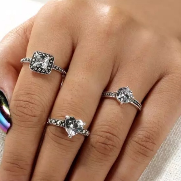 Suzie's Closet & Boutique | Jewelry | Beautiful Set Of 3 Boho Gothic ...